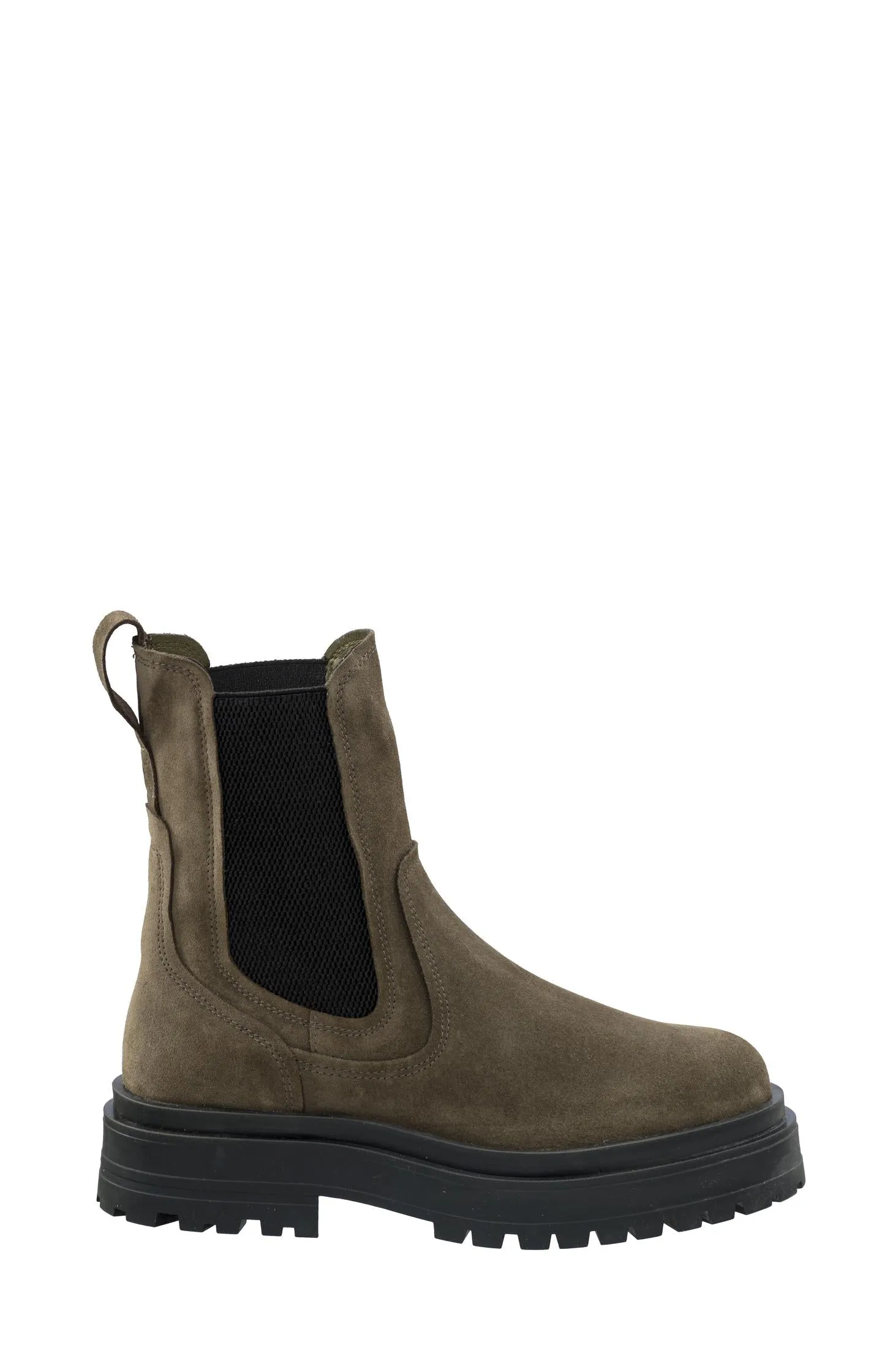 Chelsea boots in suede