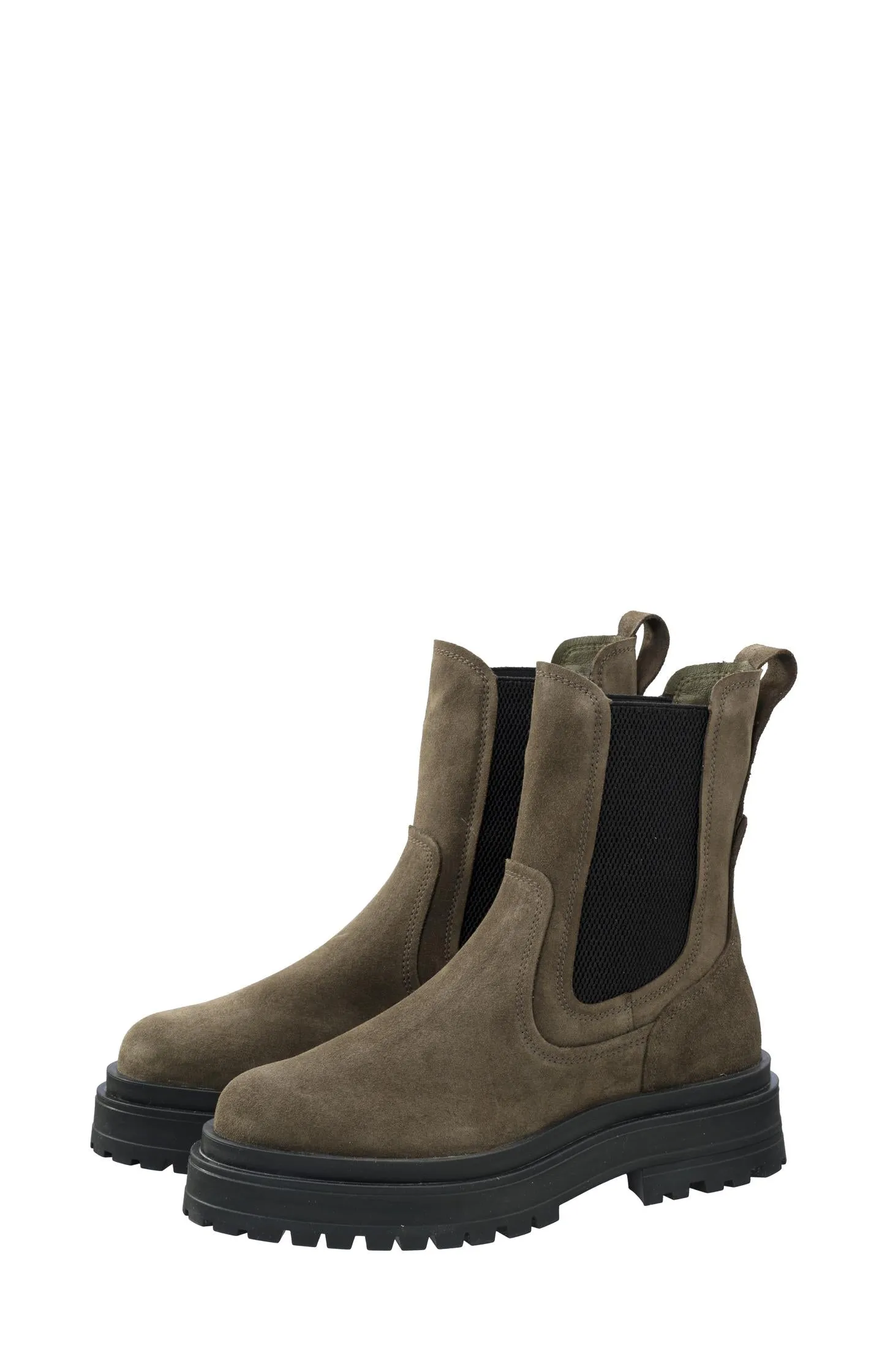 Chelsea boots in suede