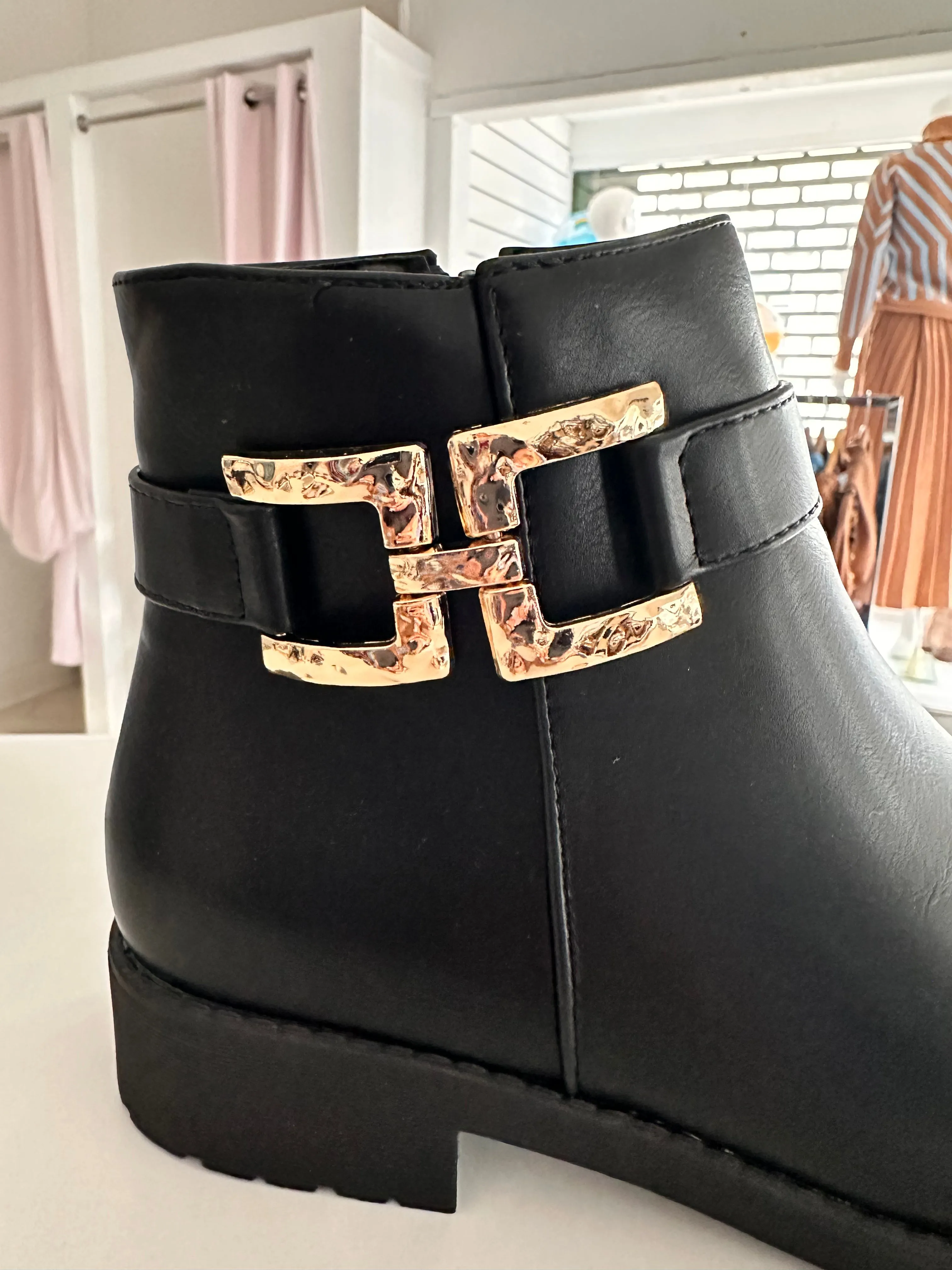 Frenna Chelsea Boot